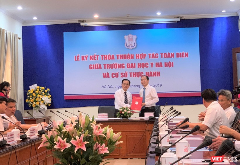 Trường Đại học Y Hà Nội ký kết hợp tác toàn diện với 12 bệnh viện là cơ sở thực hành của Trường trên địa bàn Hà Nội