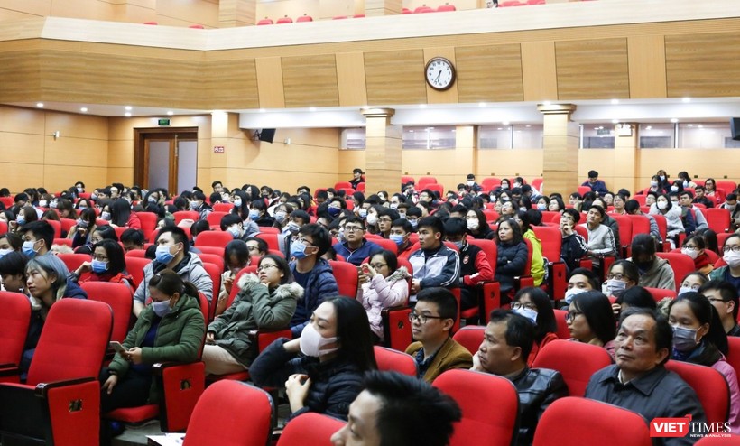 Sinh viên Trường Đại học Y Hà Nội vẫn tiếp tục đi học và được truyền thông đầy đủ về dịch nCoV 2019 để sẵn sàng hỗ trợ các bệnh viện khi cần (ảnh: Quốc Đạt)