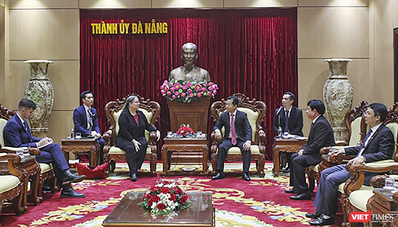 Quang cảnh buổi tiếp đón giữa ông Nguyễn Văn Quảng - Bí thư Thành ủy Đà Nẵng với bà Marie C. Damour - Tổng lãnh sự Hoa Kỳ tại TP HCM (Ảnh Nguyên Thảo)
