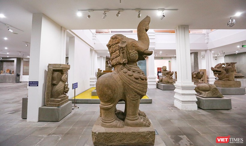 Hiện vật tượng Gajasimha (Voi - Sư tử) đang được lưu giữ tại Bảo tàng Điêu khắc Chăm Đà Nẵng vừa được công nhận là Bảo vật Quốc gia.