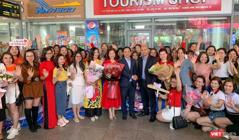 Lãnh đạo Sở Du lịch Đà Nẵng ra tận sân bay đón đoàn khách du lịch MICE trong những ngày đầu năm mới 2021