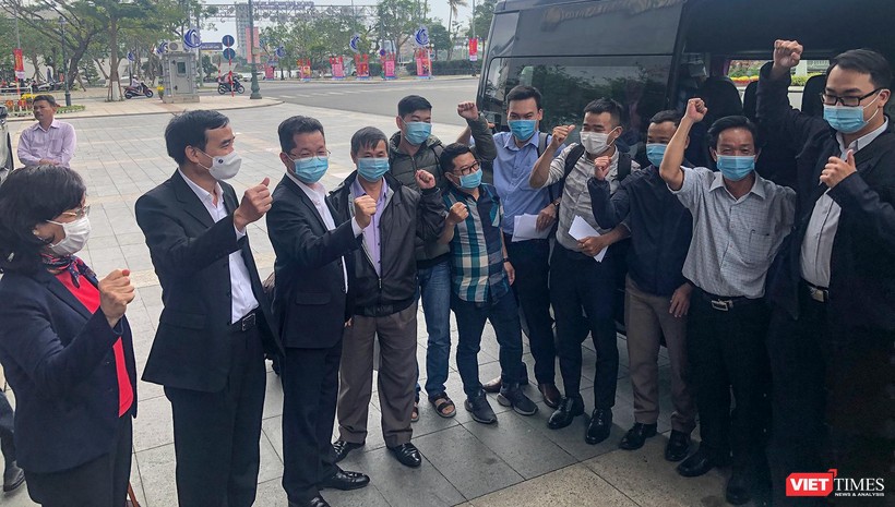 Lãnh đạo TP Đà Nẵng tiễn đoàn bác sĩ lên đường chi viện cho tỉnh Gia Lai chống dịch COVID-19