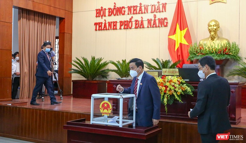 Đại biểu HĐND TP Đà Nẵng bỏ phiếu bầu nhân sự nhiệm kỳ 2021-2026