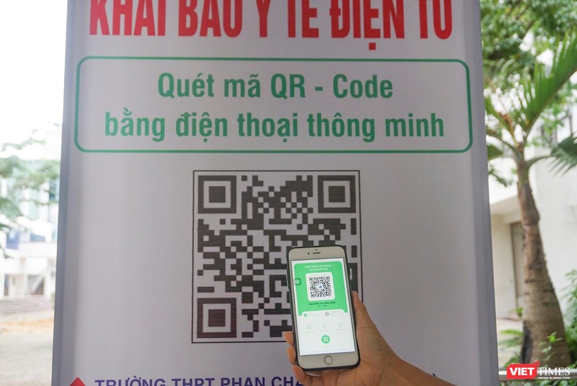 Đà Nẵng yêu cầu người dân thực hiện khai báo y tế điện tử và quét mã QR để đảm bảo phòng chống dịch COVID-19