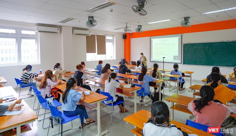 Sinh viên tại các trường ĐH trên địa bàn Đà Nẵng trở lại trường