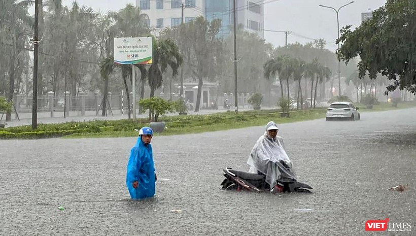 Trung tâm TP Tam Kỳ (Quảng Nam) ngập nặng sau những diễn biến tiêu cực của thời tiết