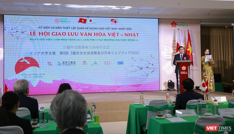 Ông Nguyễn Bá Hoan - Thứ trưởng Bộ LĐ-TB&XH phát biểu tại lễ hội Giao lưu văn hoá Việt – Nhật và Ngày hội việc làm Nhật Bản lần thứ 8 tại ĐH Đông Á 