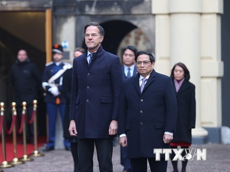 Thủ tướng Hà Lan Mark Rutte chủ trì Lễ đón Thủ tướng Chính phủ Phạm Minh Chính thăm chính thức Vương quốc Hà Lan ngày 12/12/2022 tại Phủ Thủ tướng ở thành phố Den Haag. (Ảnh: Dương Giang/TTXVN)