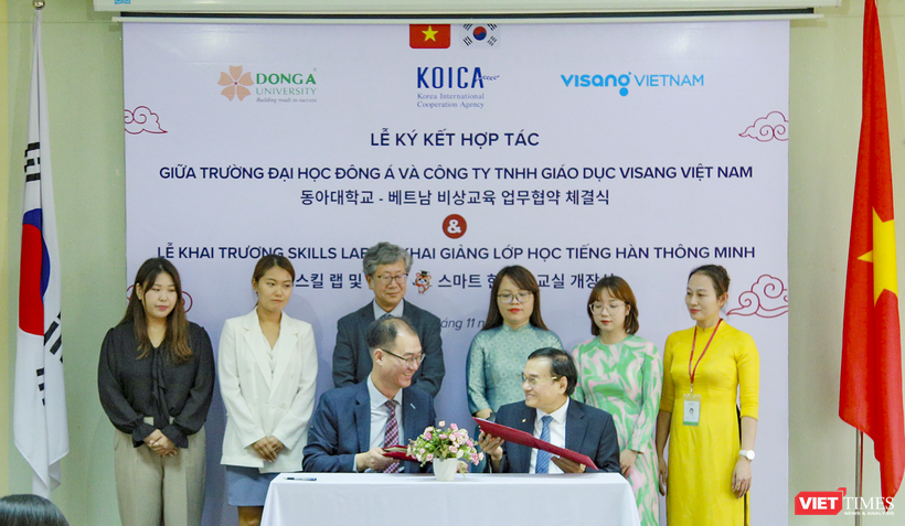 ĐH Đông Á và Công ty TNHH Giáo dục Visang Việt Nam đã ký thoả thuận hợp tác về Giải pháp học tập tiếng Hàn thông minh (KLaSS) cho sinh viên Đà Nẵng