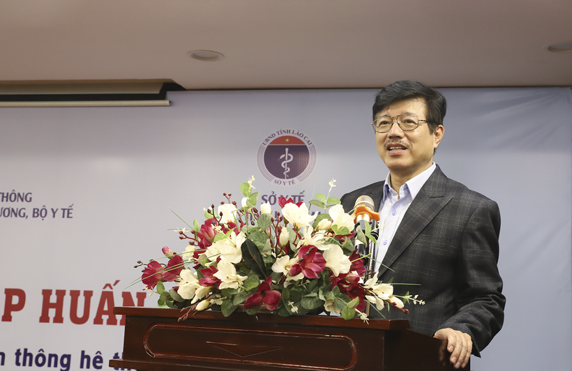 Nhà báo, Ths Vũ Mạnh Cường - Giám đốc Trung tâm Truyền thông - Giáo dục sức khoẻ Trung ương - phát biểu tại hội thảo (Ảnh Sở Y tế Lào Cai)