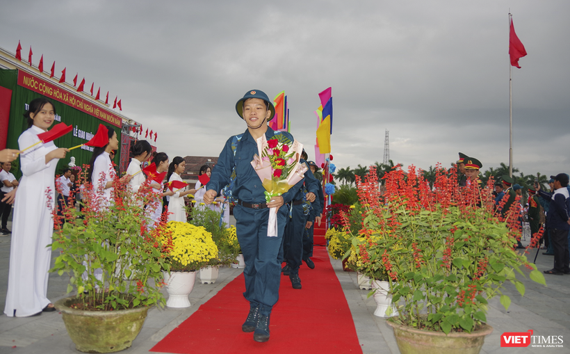Công dân Quảng Nam rộn ràng trong ngày hội tuyển quân 2024 (ảnh quangnam.gov.vn)