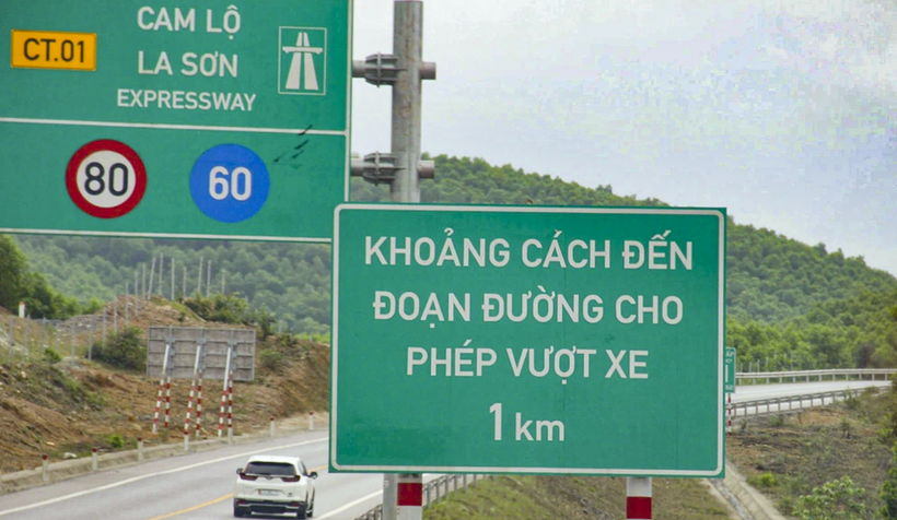 Cao tốc La Sơn - Cam Lộ.