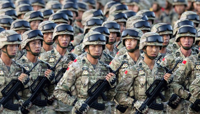 Quân đội Trung Quốc phô diễn sức mạnh. (Ảnh: Getty)