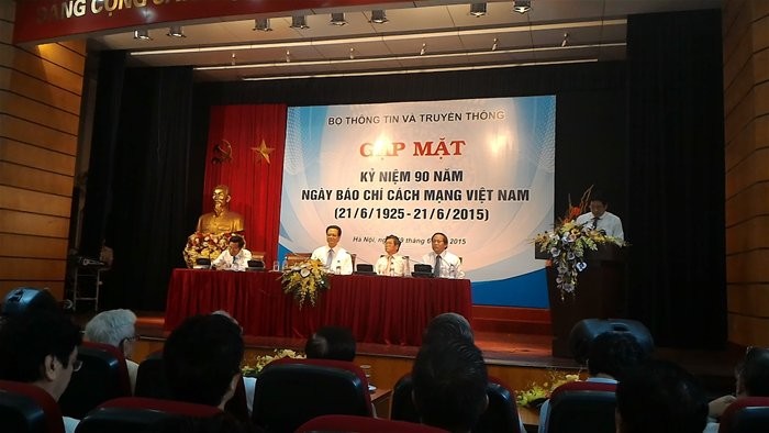Thủ tướng Nguyễn Tấn Dũng gặp mặt báo chí chiều 19-6. Ảnh: C.T