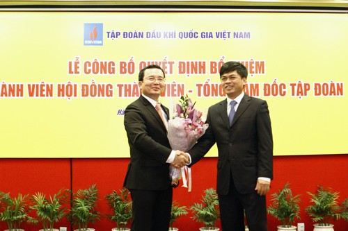 Ông Nguyễn Quốc Khánh (trái) sẽ thay ông Nguyễn Xuân Sơn (phải) làm Chủ tịch tạm thời PVN. Ảnh: Petrotimes
