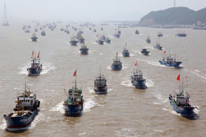 Chuyên gia dự đoán Trung Quốc sẽ biến những tàu cá này thành hạm đội đánh bắt trên biển - Ảnh: Tân Hoa xã
