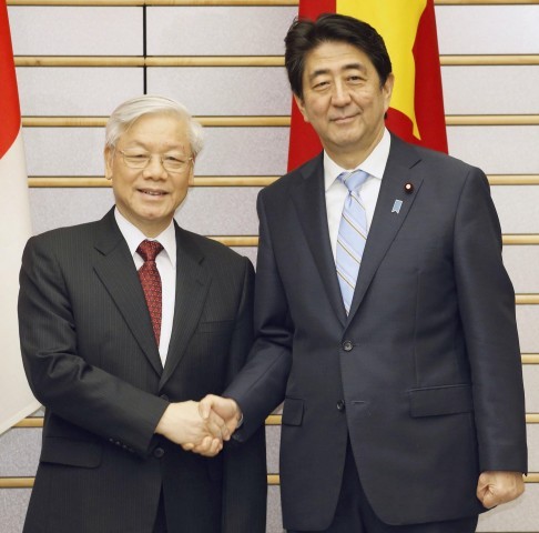 Tổng Bí thư Nguyễn Phú Trọng và Thủ tướng Nhật Bản Shinzo Abe