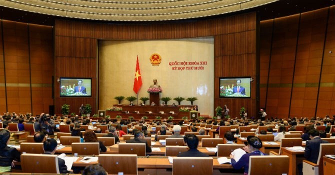 Quốc hội thông qua Nghị quyết khoán xe công với một số chức danh. Anh Minh Huệ