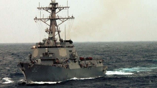 Khu trục hạm USS Lassen vừa tuần tra thực thi tự do hàng hải quanh đảo nhân tạo của Trung Quốc xây trái phép ở Trường Sa