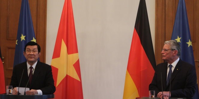 Chủ tịch nước Trương Tấn Sang và Tổng thống Đức gặp gỡ báo chí ngày 28-11 - Ảnh V.V.Thành