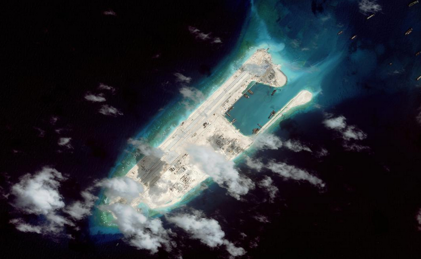 Đá Chữ Thập đã được Trung Quốc biến thành đảo nhân tạo với đường băng dài 3.000m