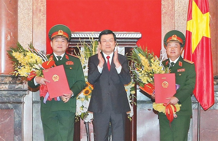 Chủ tịch nước phong hàm đại tướng cho các ông Ngô Xuân Lịch và Đỗ Bá Tị