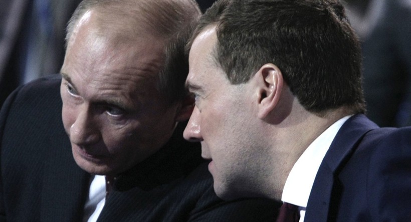 Bộ đôi Putin-Medvedev đang lèo lái nước Nga