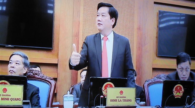 Bộ trưởng Đinh La Thăng phát biểu tại phiên họp - Ảnh: V.V.T.