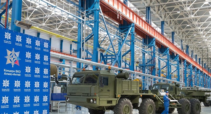 Dây chuyền trong nhà máy sản xuất S-400 của Nga