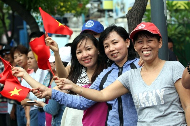 Người dân Sài Gòn vẫy chào ông Obama