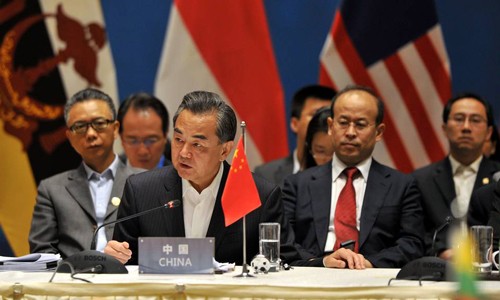 Vương Nghị trong cuộc họp với các Bộ trưởng Ngoại giao ASEAN tại Côn Minh