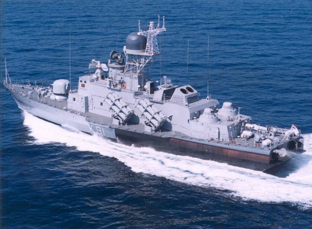 Khinh hạm tên lửa Molnya 1241.8