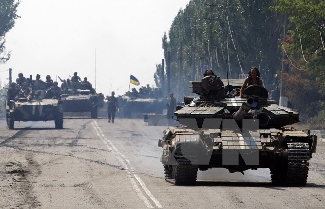 Xe tăng quân đội Ukraine tiến vào thành phố Kramatorsk, miền Đông Ukraine. (Nguồn: AFP/TTXVN)