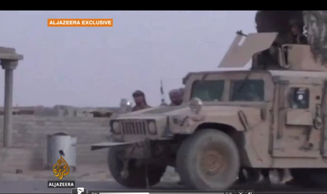 Lực lượng IS tấn công trên xe Humvees
