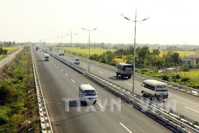 Một đoạn trên đường cao tốc Sài Gòn -Trung Lương. Ảnh: Anh Tôn-TTXVN. 
