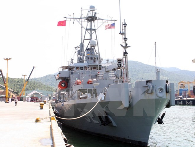 Tàu USNS Salvor (T – ARS 52) của Hải quân Hoa Kỳ cập cảng Tiên Sa (Đà Nẵng) tháng 4/2013. Ảnh minh họa. (Ảnh: Trần Lê Lâm/TTXVN)