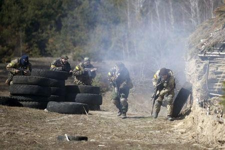 Giao tranh bùng phát ở Ukraine, Canada đến cứu Kiev?