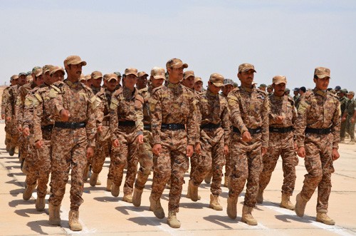 Lực lượng tình nguyện Iraq tham gia chiến dịch chống IS. Ảnh: AFP/TTXVN