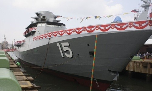 Tàu thực thi nhiệm vụ ven biển (LMV) Independence của hải quân Singapore trong lễ hạ thủy hôm 3/7. Ảnh: IHS Janes