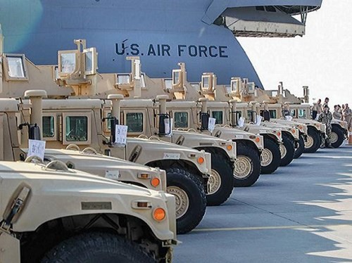 10 chiếc xe Humvee được Mỹ bàn giao cho Ukraine hồi tháng 3 tại Kiev