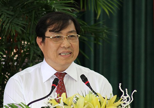 Chủ tịch UBND Đà Nẵng thông báo việc Thanh tra Chính phủ sẽ vào Đà Nẵng làm việc về vụ báo cáo không chính xác đất tái định cư. Ảnh: Nguyễn Đông.