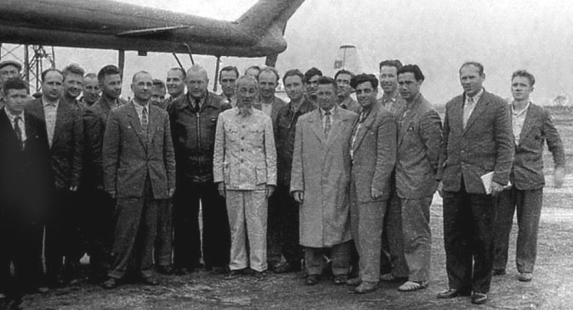 Những phi công Xô Viết đầu tiên trên bầu trời Đông Dương