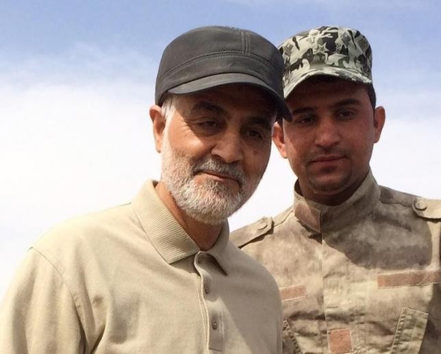 Tướng Qassem Soleimani – chỉ huy cao cấp lực lượng Vệ binh cách mạng Iran trên tuyến đầu trong hoạt động tấn công chống lại các chiến binh Hồi giáo ở thị trấn Tal Ksaiba, tỉnh Salahuddin ngày 08 tháng 3 năm 2015.