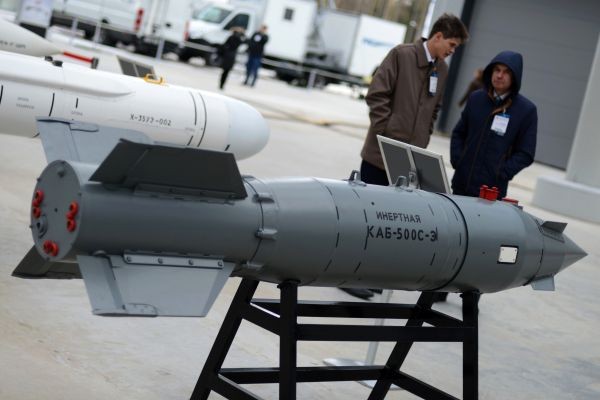 Bom xuyên vận tốc siêu âm KAB-250: "tử thần" mới Nga đem sang Syria
