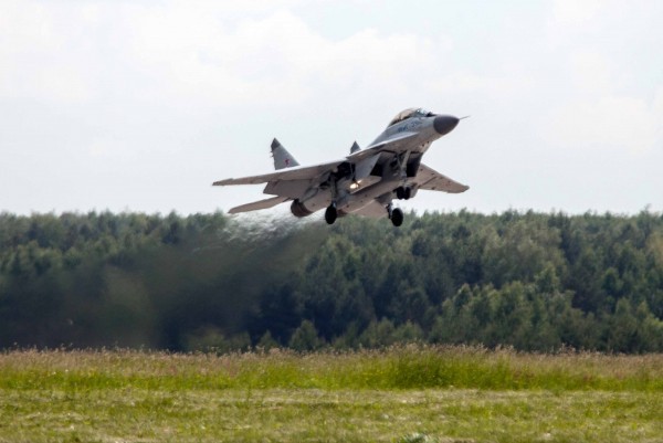 Không quân Syria cùng máy bay Nga không kích dữ đội khủng bố