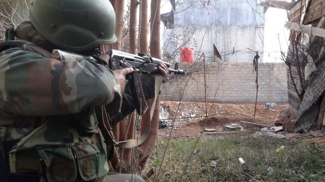 Đấu súng ác liệt, T-72 Syria thổi bay hỏa điểm IS