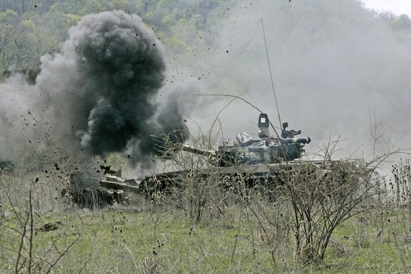 Cuộc đấu giữa tăng T-72 quân đội Syria và T-55 của chiến binh IS