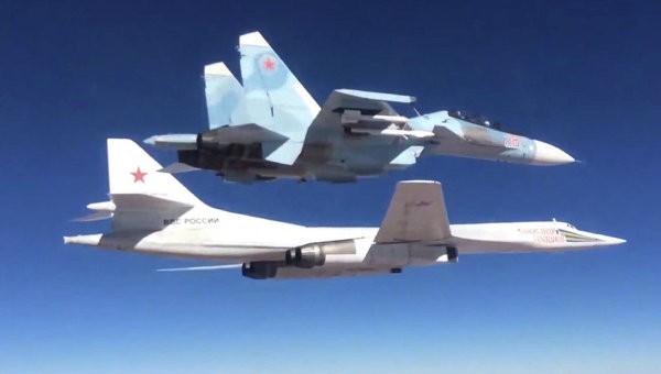 Không quân Nga ồ ạt không kích cắt nguồn sống của IS