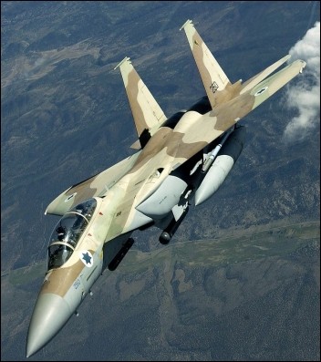 Không quân Israel bất ngờ tập kích Damascus