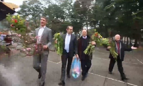Các đại sứ châu Âu tại Hà Nội xuống phố mừng Tết Nguyên đán